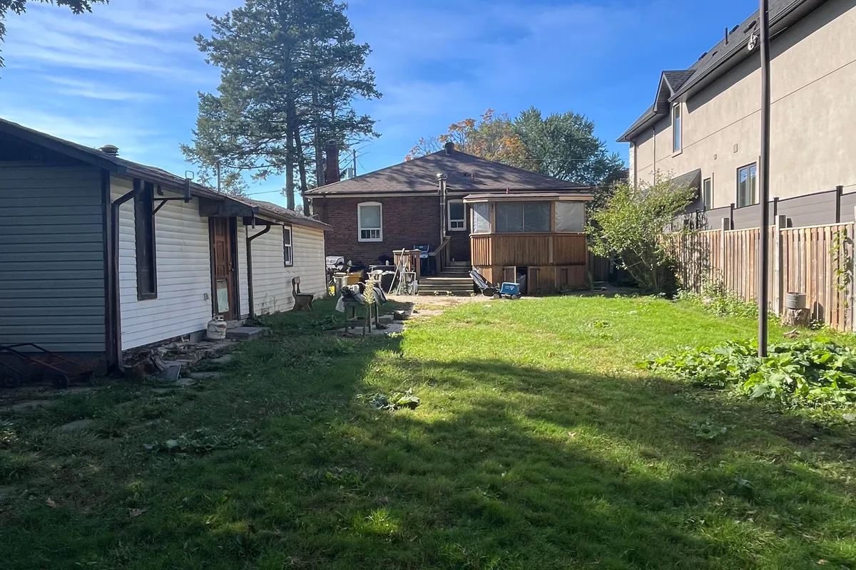 1481 Myron Drive, ON L5E 2N5