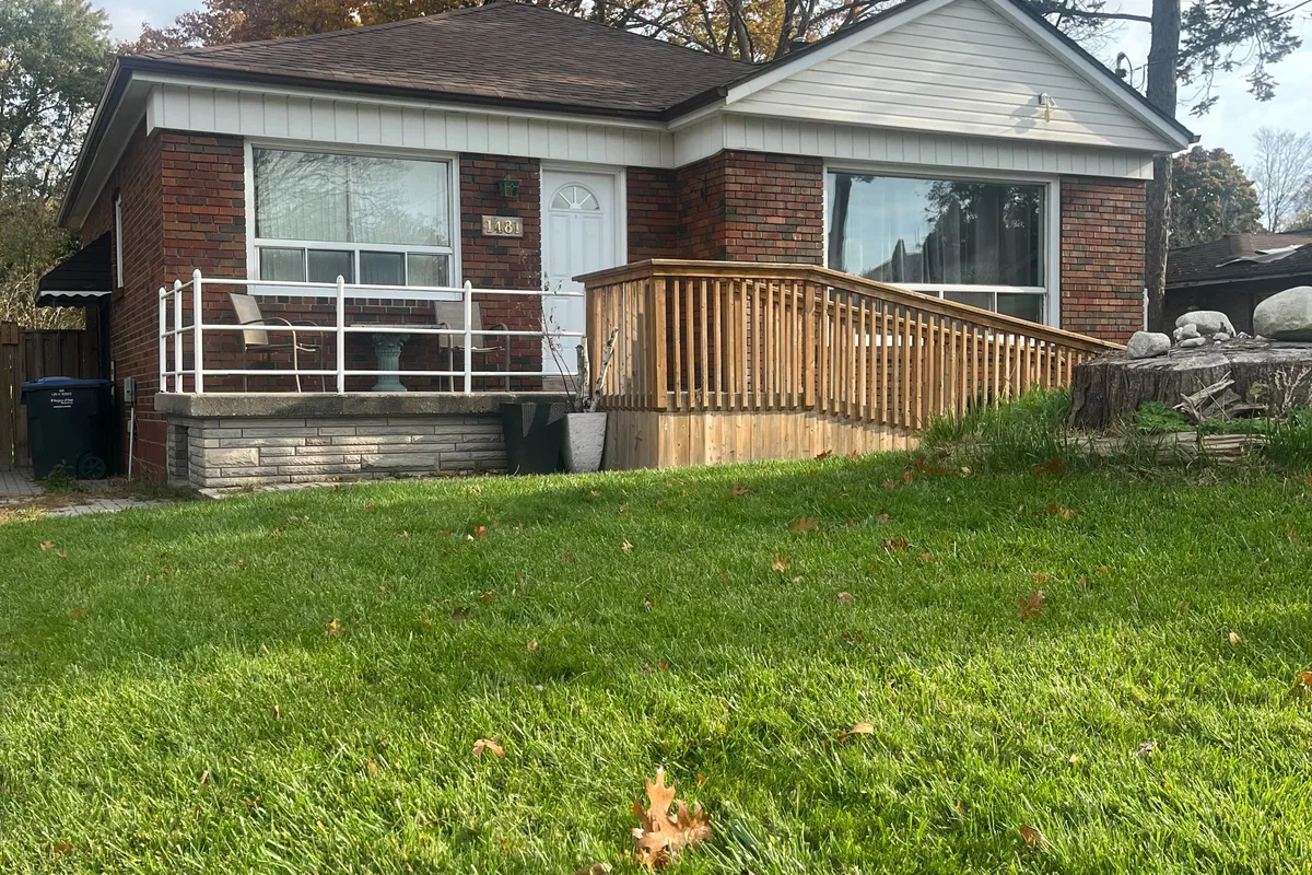 1481 Myron Drive, ON L5E 2N5