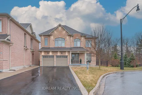 10 Chesapeake Court, Brampton, ON L6Y 0Y4