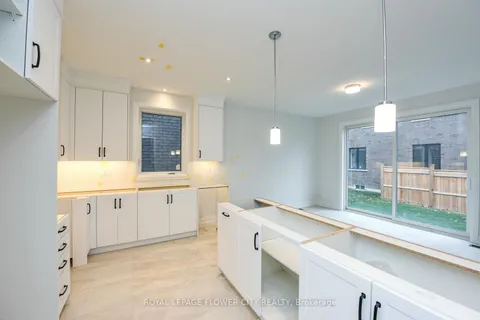 2 Dolomite Drive, Brampton, ON L6P 4R6