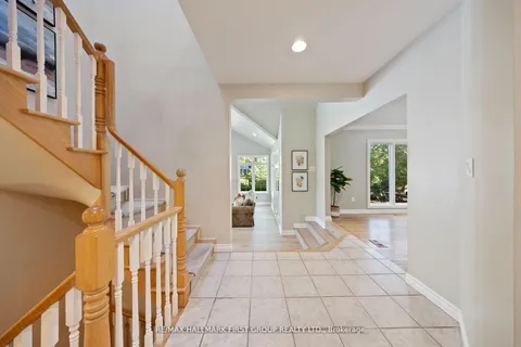 257 Roseland Crescent, Burlington, ON L7N 1S4