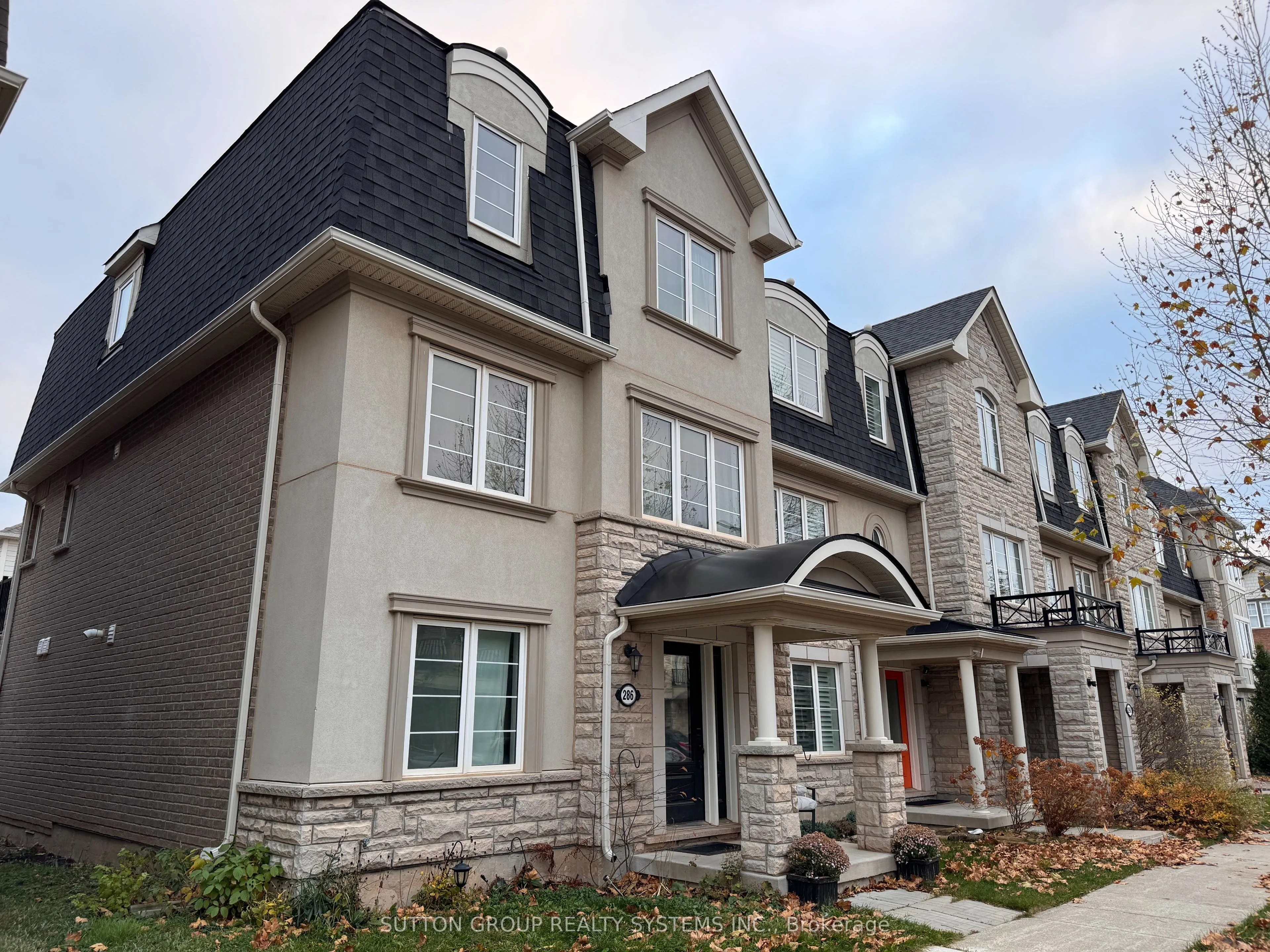 286 Ellen Davidson Drive, Oakville, ON L6M 0V1