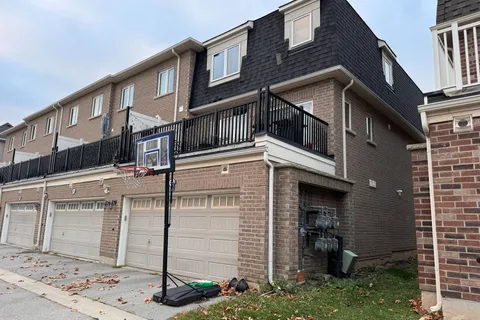 286 Ellen Davidson Drive, Oakville, ON L6M 0V1