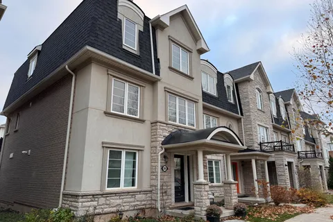 286 Ellen Davidson Drive, Oakville, ON L6M 0V1