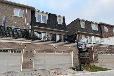 286 Ellen Davidson Drive, Oakville, ON L6M 0V1