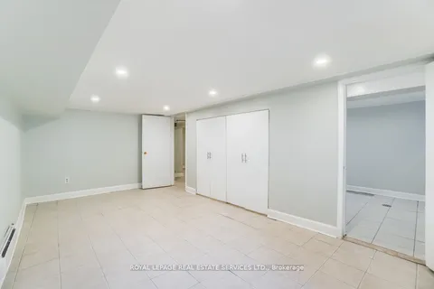 31 Tyndall Avenue, Toronto, ON M6K 2E9