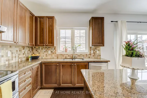 69 Calderstone Road, Brampton, ON L6P 2A7