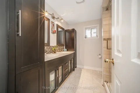 66 Barr Crescent, Brampton, ON L6Z 3E2