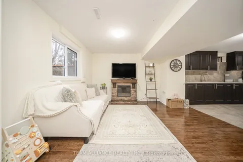 66 Barr Crescent, Brampton, ON L6Z 3E2