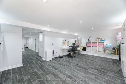 568 South Service Road, Mississauga, ON L5G 2S6