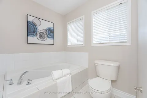 1016 Mccuaig Drive, Milton, ON L9T 6S3
