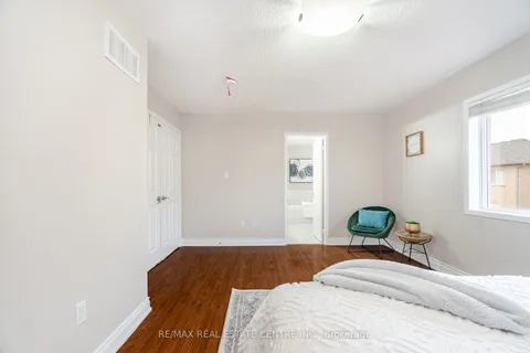 1016 Mccuaig Drive, Milton, ON L9T 6S3
