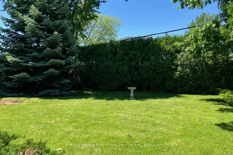 438 Sandmere Place, Oakville, ON L6L 4G4