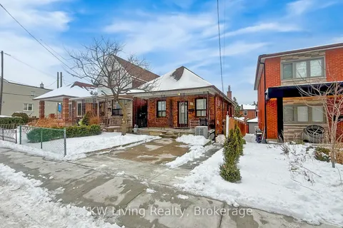 33 Bloem Avenue, Toronto, ON M6E 1S2