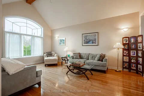 5101 Mount Nemo Crescent, Burlington, ON L7M 0T7