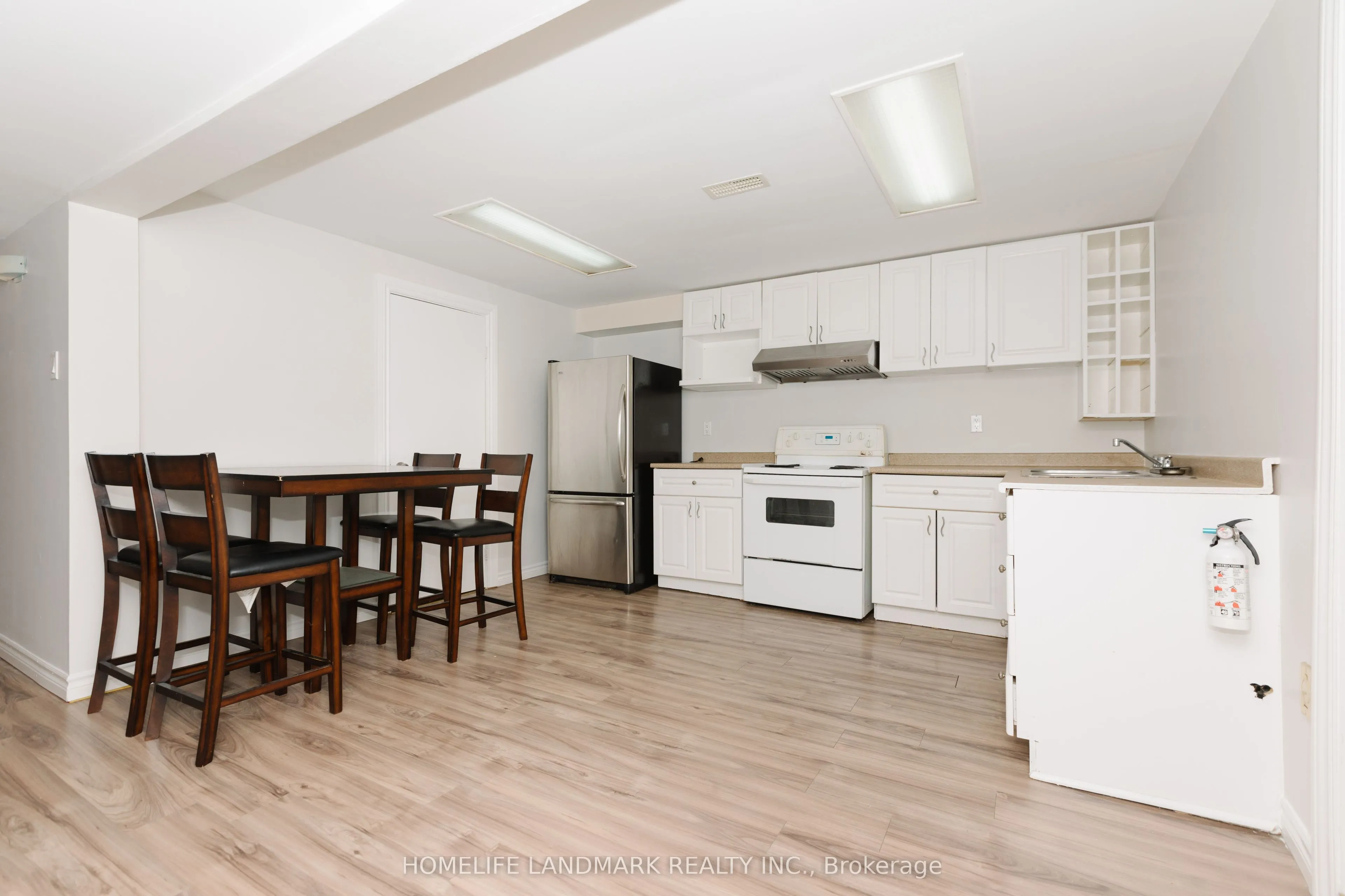 3233 Ibbetson Crescent, Mississauga, ON L5C 1Z1