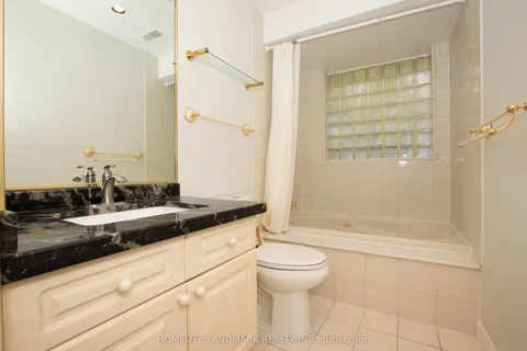 3233 Ibbetson Crescent, Mississauga, ON L5C 1Z1