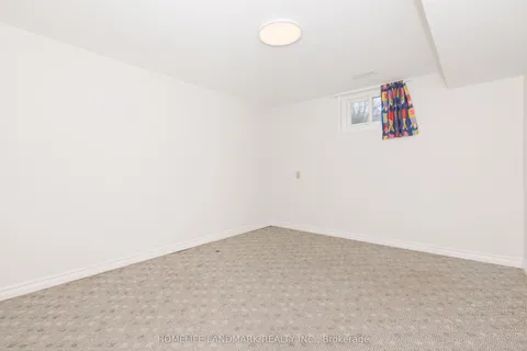 3233 Ibbetson Crescent, Mississauga, ON L5C 1Z1
