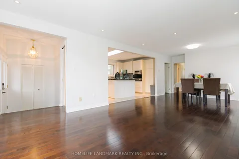 3233 Ibbetson Crescent, Mississauga, ON L5C 1Z1