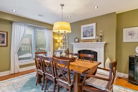 1580 WOODEDEN Drive, Mississauga, ON L5H 3S5