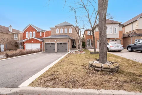 5726 TAYSIDE Crescent, Mississauga, ON L5M 5J4