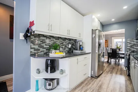 54 Ferri Crescent, Brampton, ON L6Z 1R9