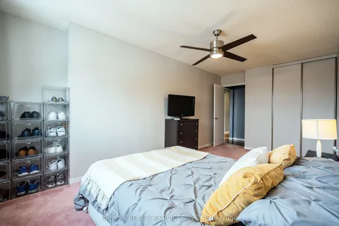 54 Ferri Crescent, Brampton, ON L6Z 1R9