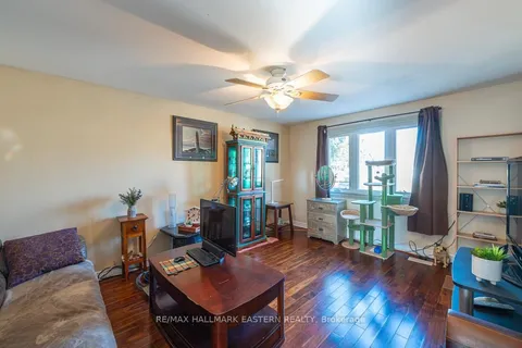 3072 McNaughton Avenue, Mississauga, ON L4T 1R7