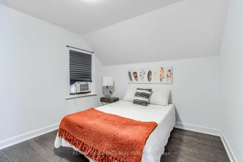 663 Jane Street, Toronto, ON M6N 4A6