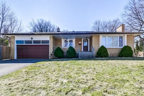 9 Strathdee Drive, Toronto, ON M9R 1A5