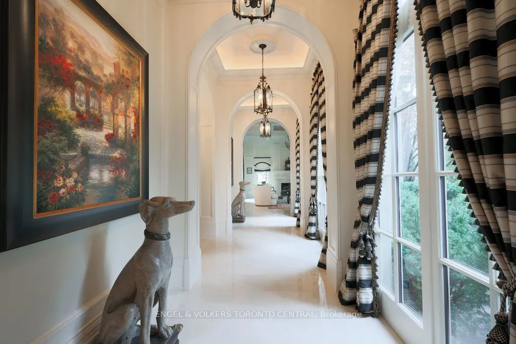 489 Lakeshore Road, ON L6J 1K4