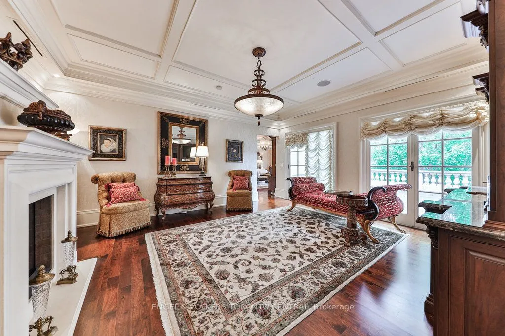 489 Lakeshore Road, ON L6J 1K4