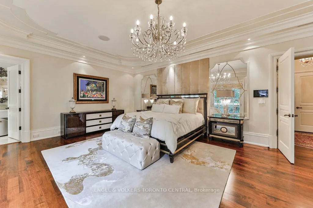 489 Lakeshore Road, ON L6J 1K4