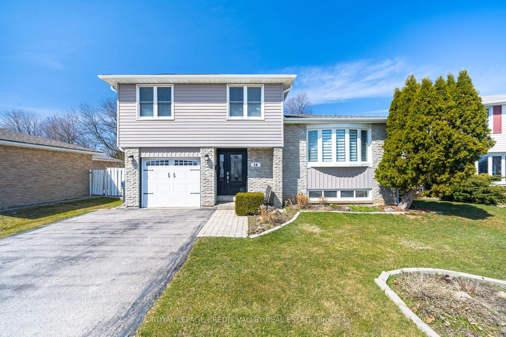 54 Gondola Crescent, Brampton, ON L6S 1W6