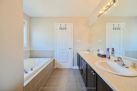 15 Fringetree Road, Brampton, ON L6R 3V8
