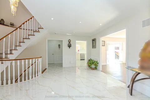 1310 Greenridge Circle, Oakville, ON L6M 2J7