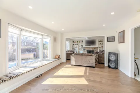 1310 Greenridge Circle, Oakville, ON L6M 2J7