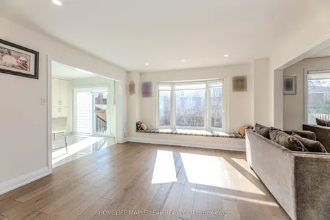 1310 Greenridge Circle, Oakville, ON L6M 2J7