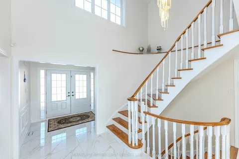 1310 Greenridge Circle, Oakville, ON L6M 2J7