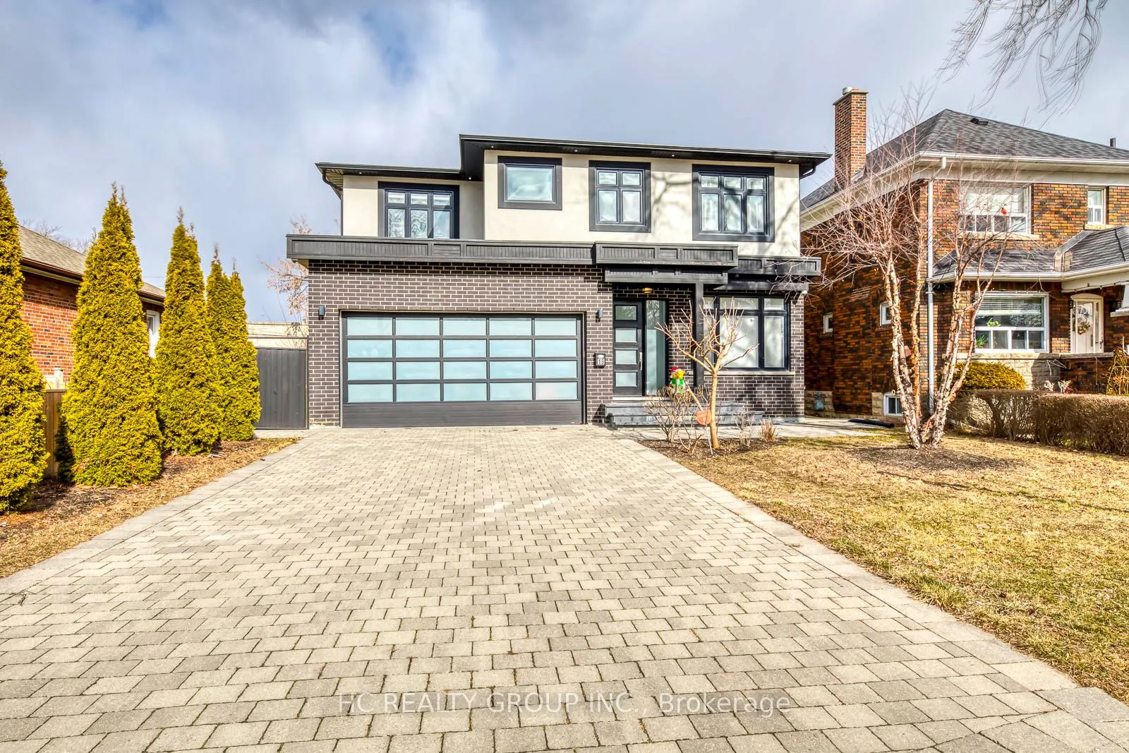 18 Ash Crescent, Toronto, ON M8W 1E3