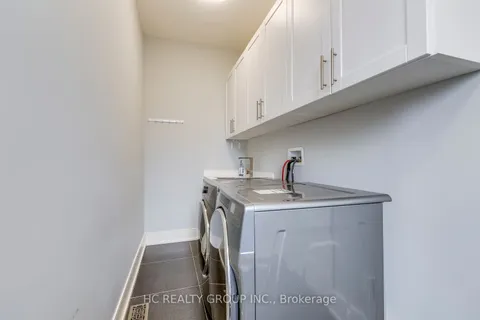 18 Ash Crescent, Toronto, ON M8W 1E3