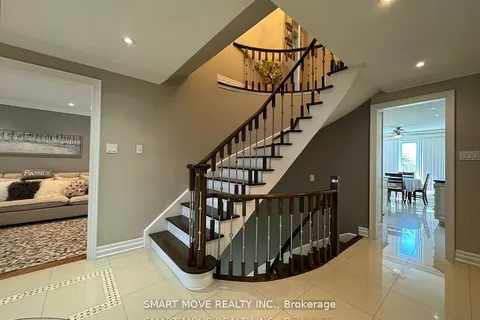 3044 Knob Hill Court, Mississauga, ON L4X 2X4