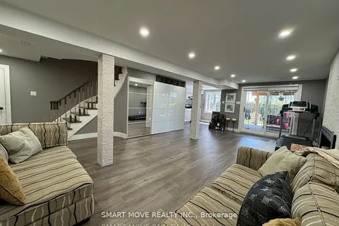 3044 Knob Hill Court, Mississauga, ON L4X 2X4