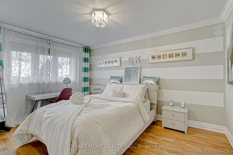 3044 Knob Hill Court, Mississauga, ON L4X 2X4