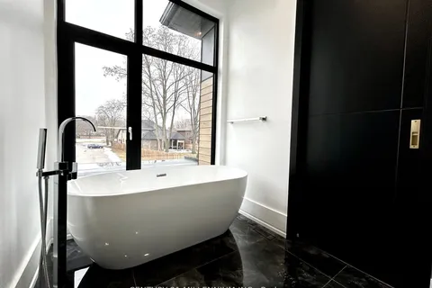 318 Tuck Drive, Burlington, ON L7L 2R3
