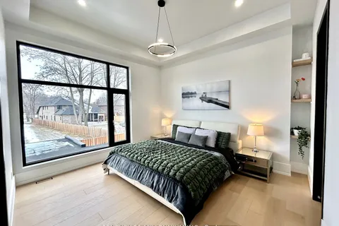 318 Tuck Drive, Burlington, ON L7L 2R3