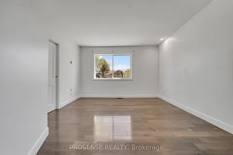 8 Vanderbrent Crescent, Toronto, ON M9R 3W8