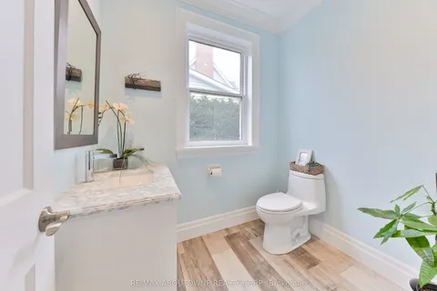 240 Pine Cove Road, Burlington, ON L7N 1W2