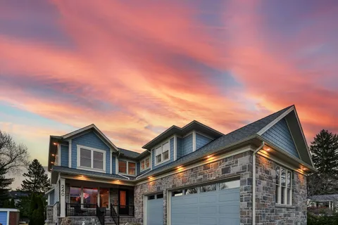 240 Pine Cove Road, Burlington, ON L7N 1W2