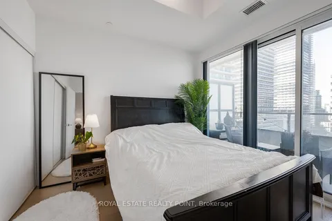 20 Shore Breeze Drive, Toronto, ON M8V 0C7